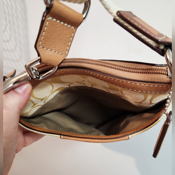 Small 💛 Classic yellow Coach shoulder bag - Picture 9 of 11